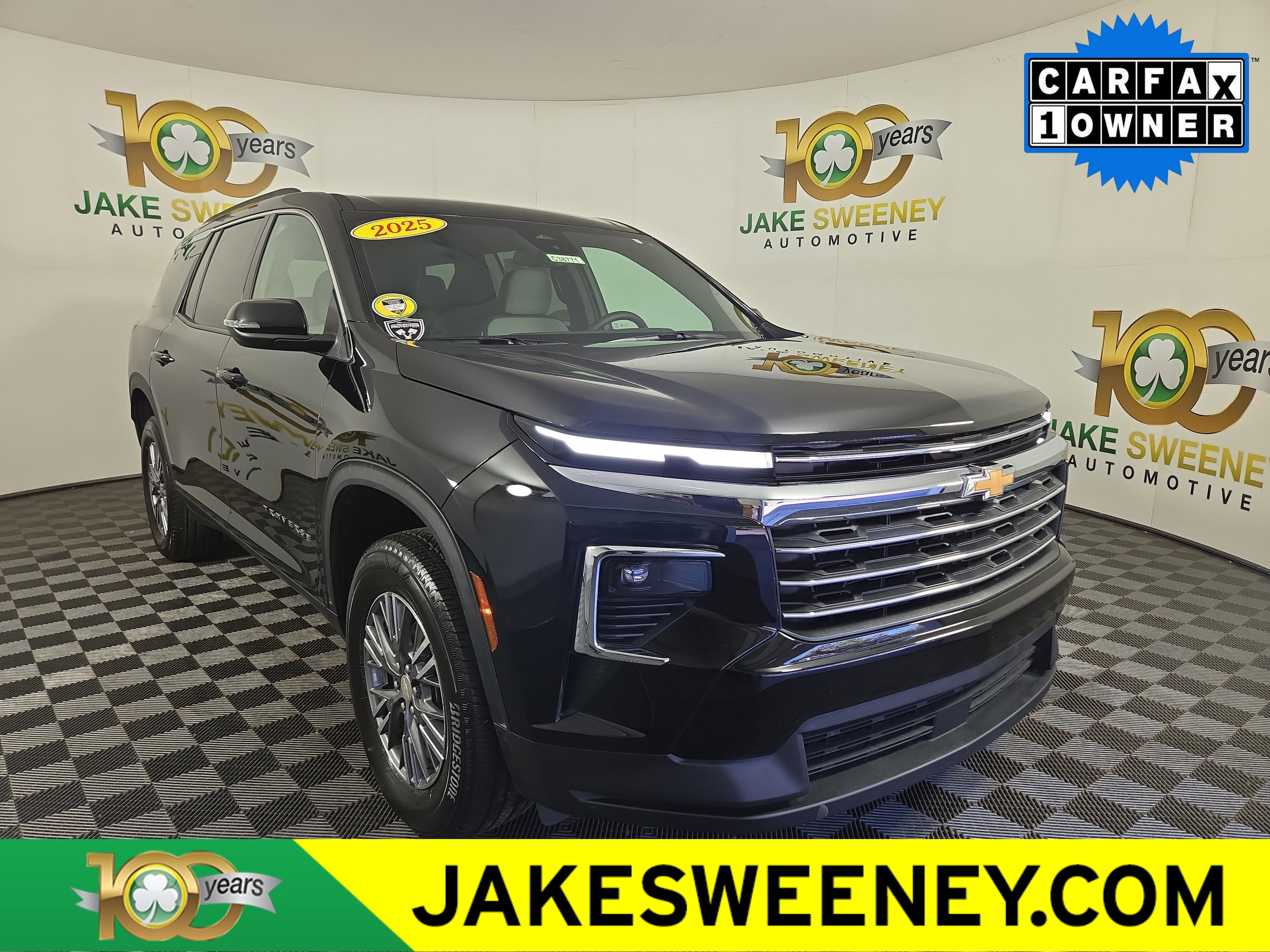 Used 2025 Chevrolet Traverse LT