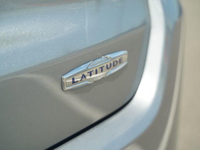 Used 2020 Jeep Compass Latitude w/ Cold Weather Group AWD/4WD image 40