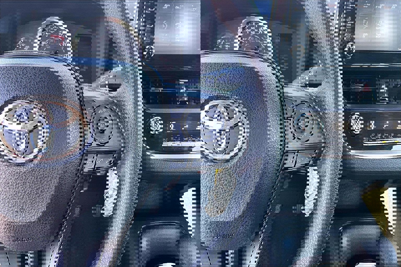 Used 2020 Toyota Corolla LE image 18