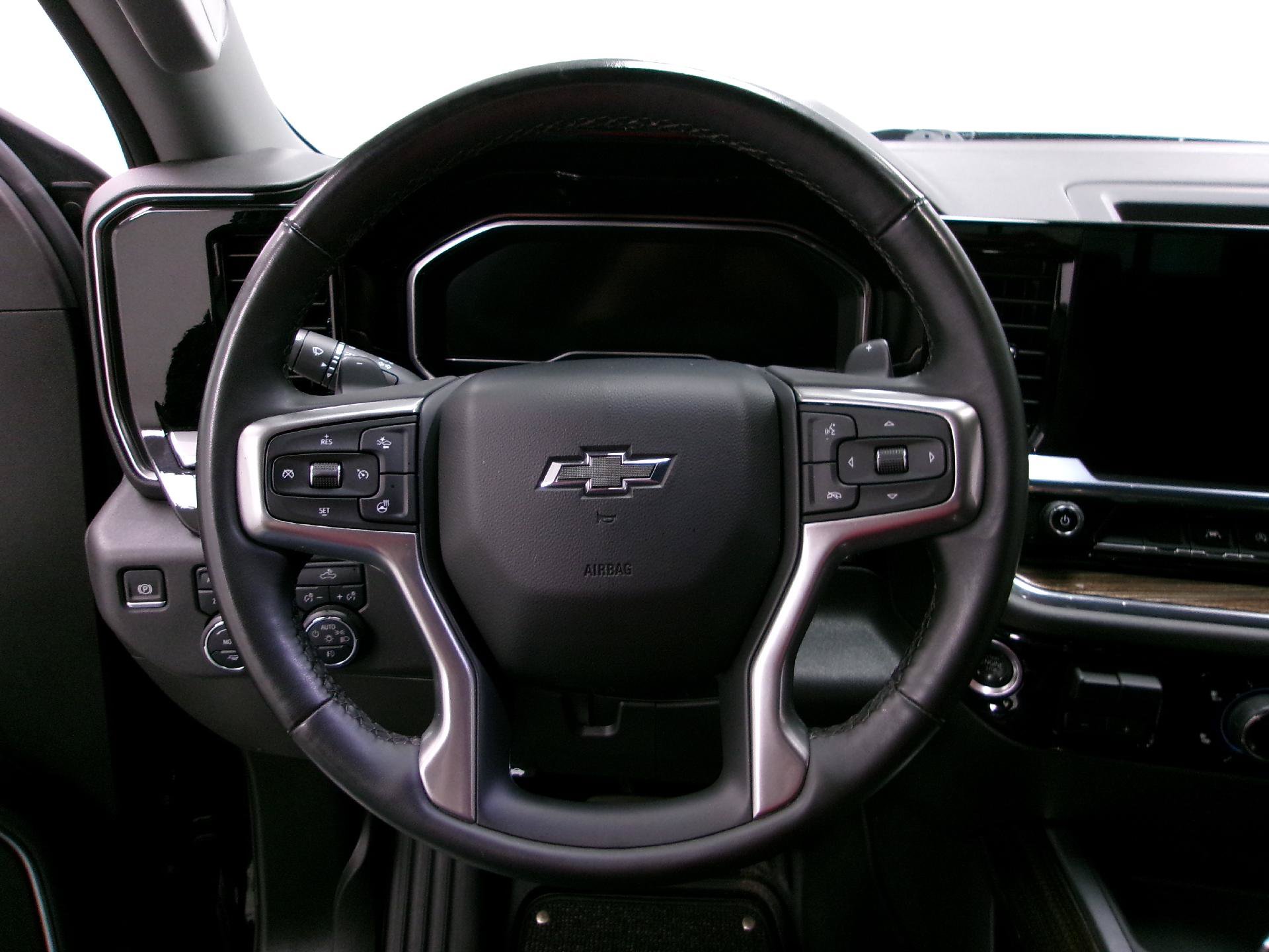 Used 2024 Chevrolet Silverado 1500 RST w/ Convenience Package II AWD/4WD image 5