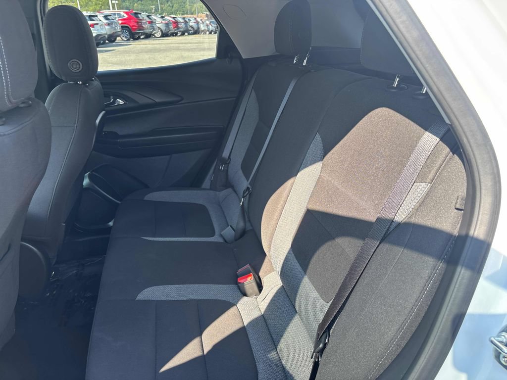 Used 2025 Chevrolet TrailBlazer LT AWD/4WD image 21