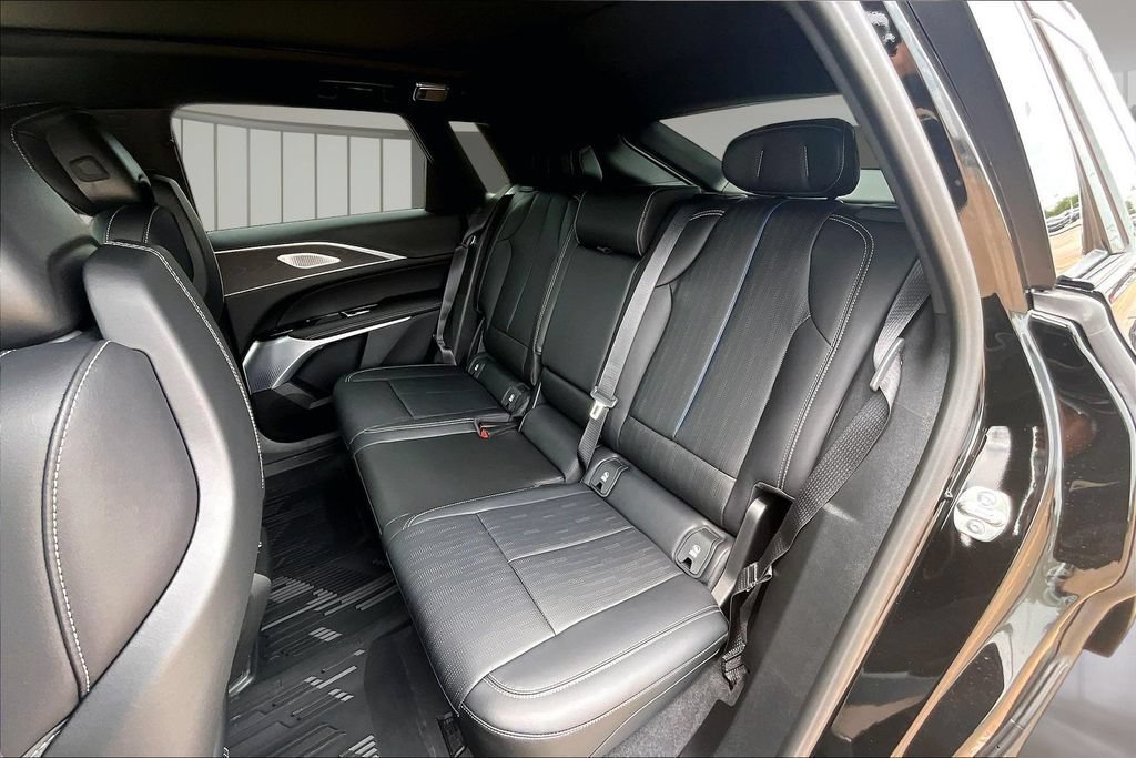 New 2026 Cadillac Lyriq Premium Sport w/ LPO, Floor Liner Package AWD/4WD image 10