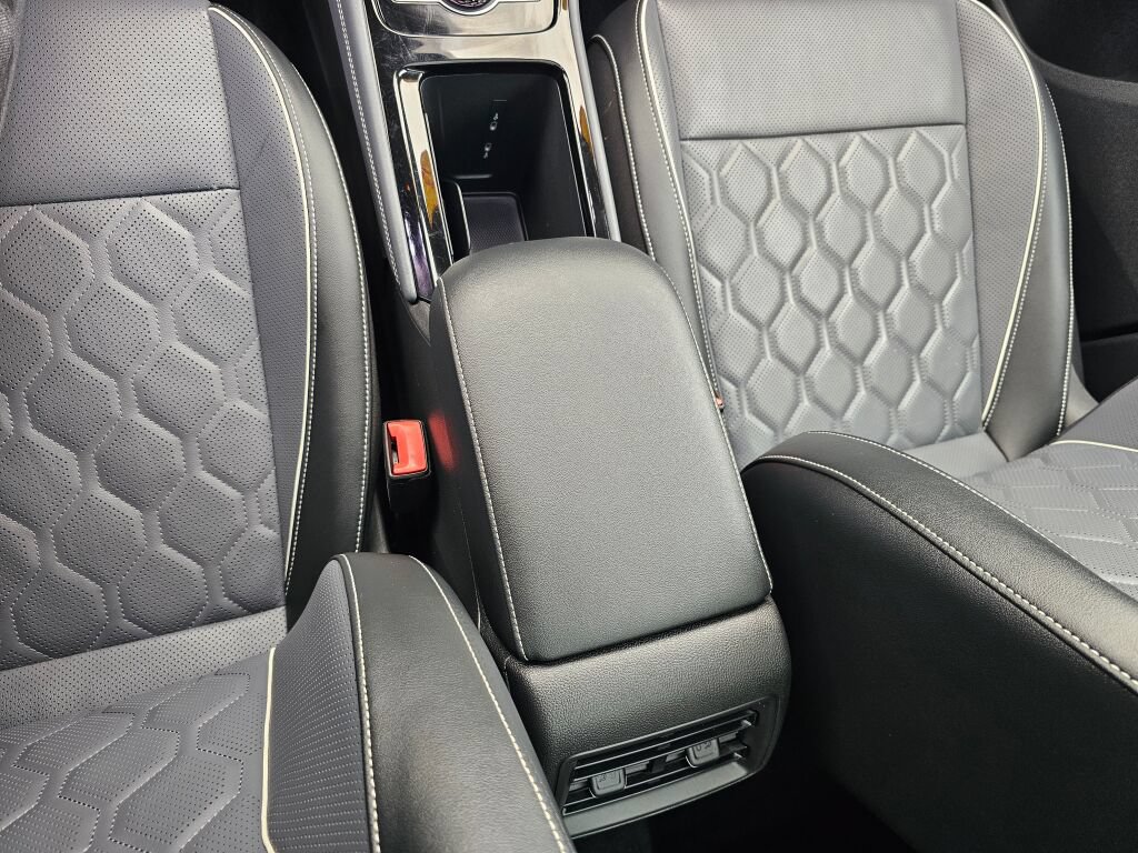 Certified 2025 Volkswagen Tiguan SEL R-Line AWD/4WD image 24
