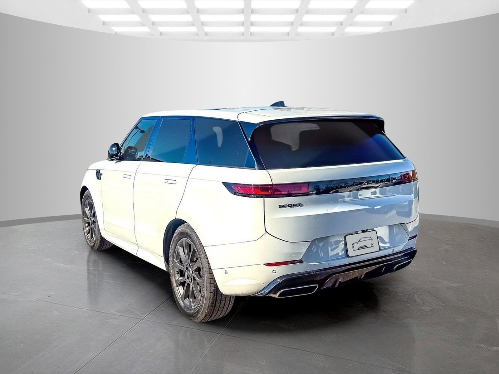 Used 2024 Land Rover Range Rover Sport Dynamic SE image 3