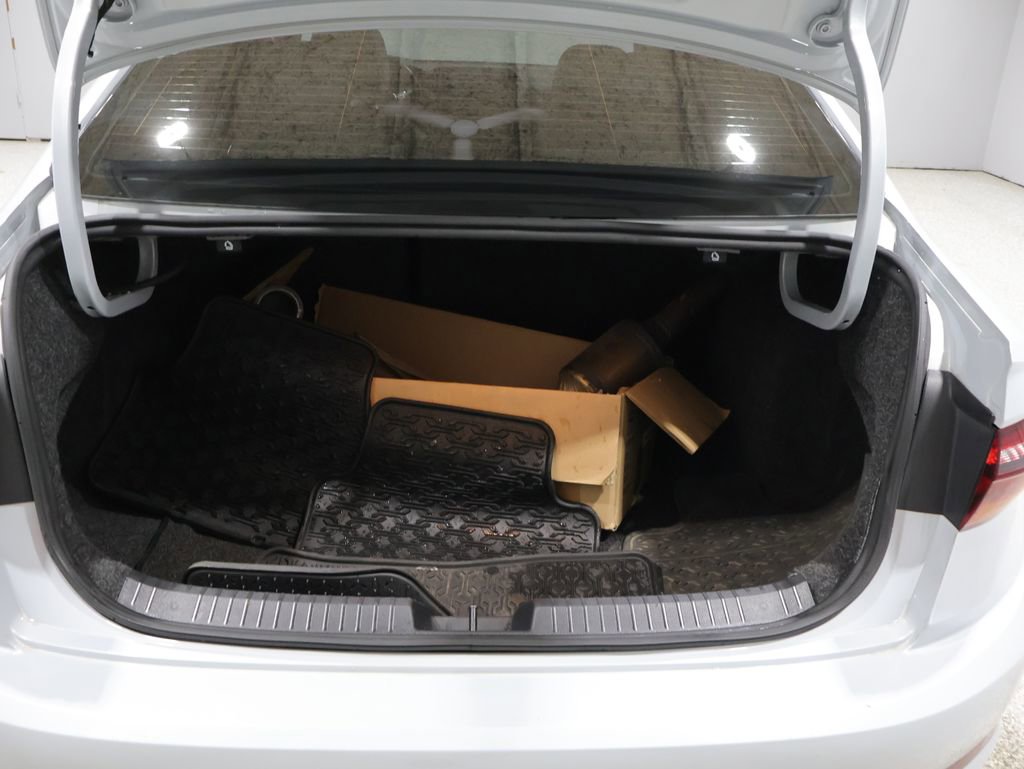 Used 2019 Volkswagen Jetta R-Line image 4