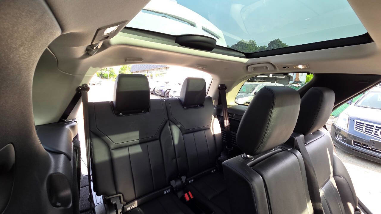 Used 2019 Land Rover Discovery SE AWD/4WD image 42