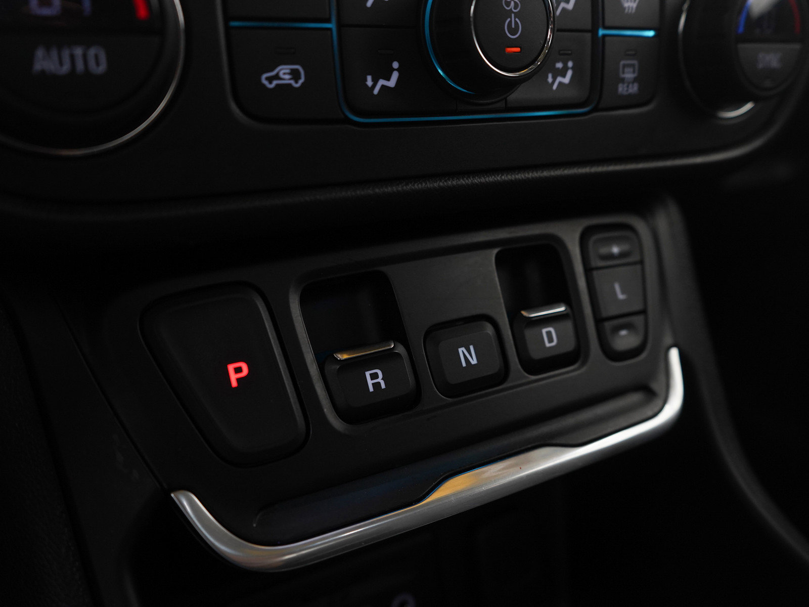 Used 2020 GMC Terrain Denali w/ GMC Pro Grade Package image 26