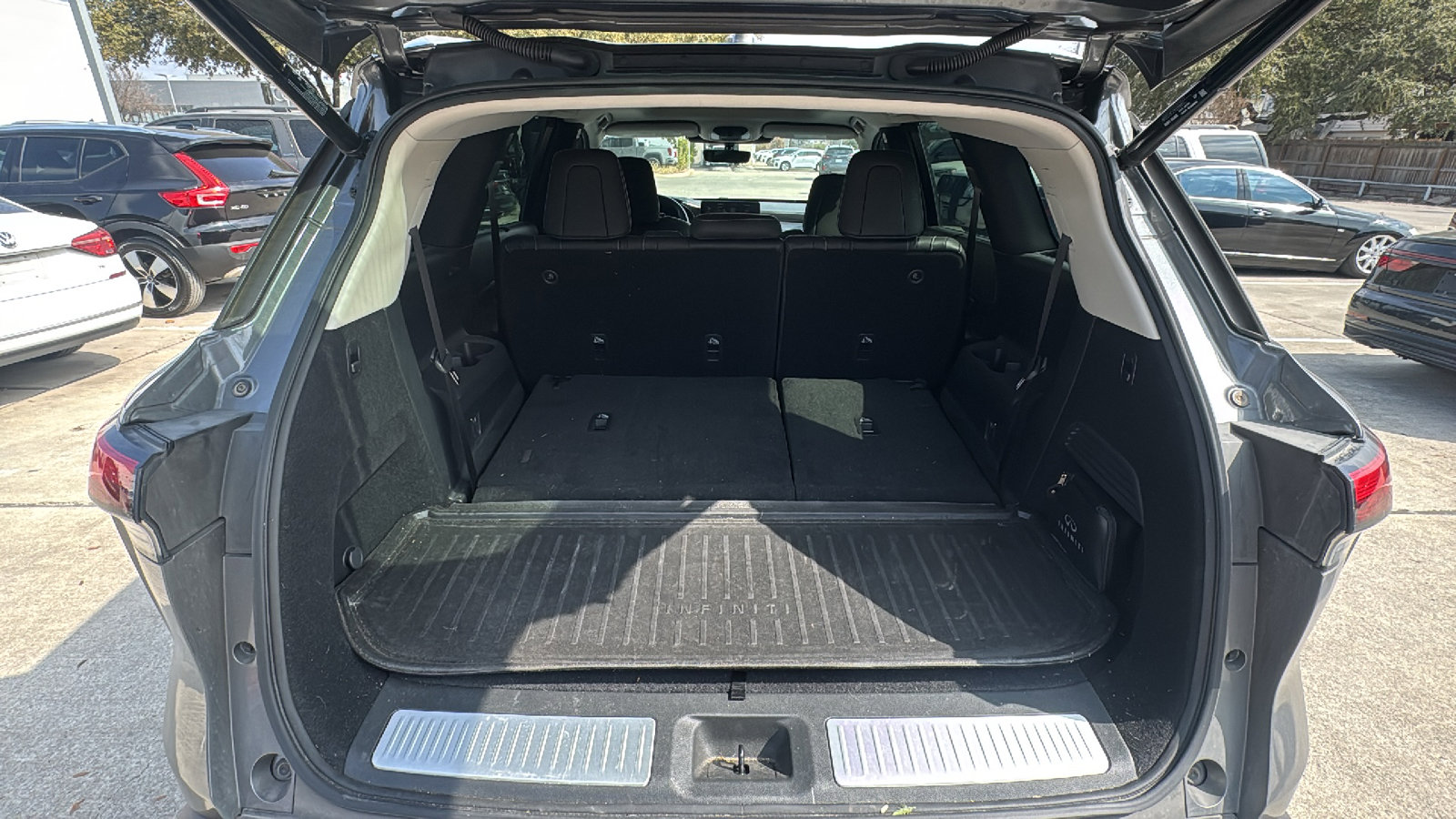 Used 2023 INFINITI QX60 Luxe w/ Cargo Package image 25