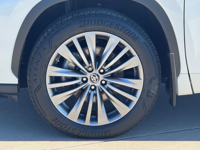 Used 2021 Toyota Highlander Platinum AWD/4WD image 7