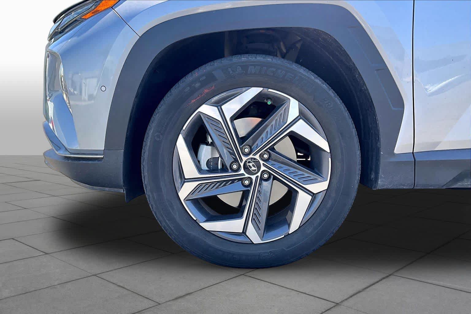 Used 2022 Hyundai Tucson Limited AWD/4WD image 10