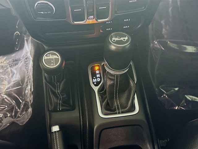 Used 2018 Jeep Wrangler Unlimited Sahara image 17