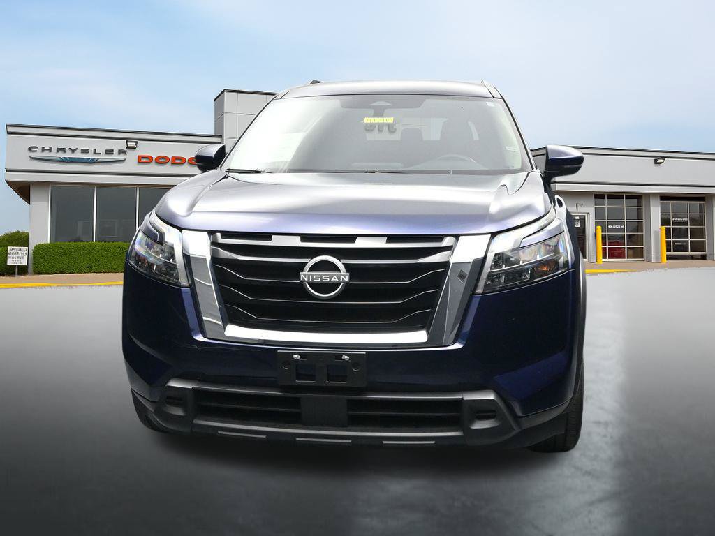 Used 2025 Nissan Pathfinder SV AWD/4WD image 8