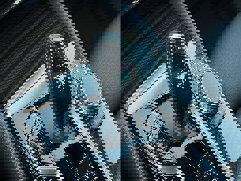 Used 2023 BMW 530e xDrive image 18