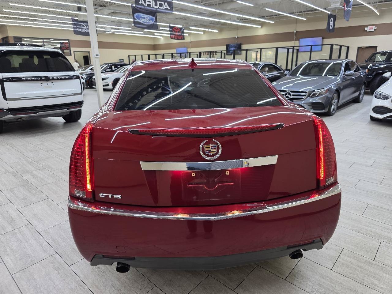 Used 2010 Cadillac CTS Luxury RWD image 7