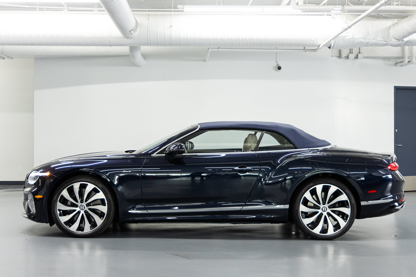 New 2026 Bentley Continental GTC AWD/4WD image 9