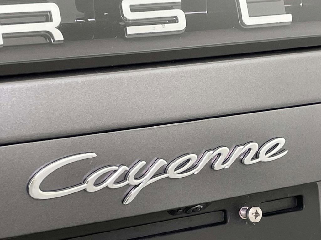 Used 2023 Porsche Cayenne Platinum Edition AWD/4WD image 10