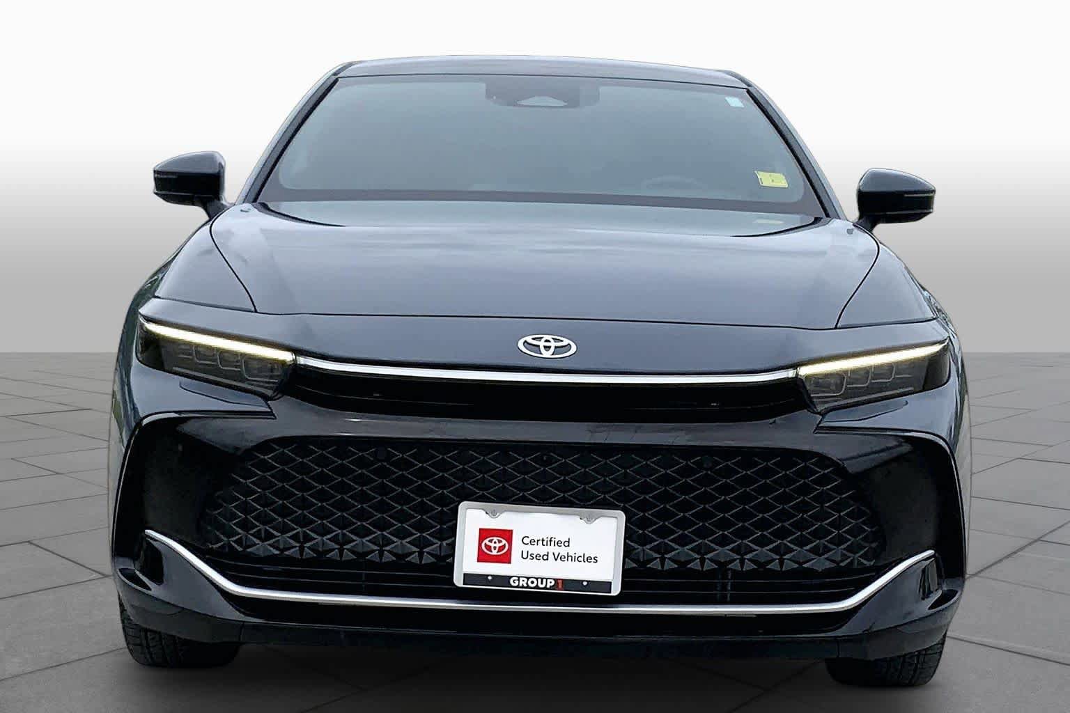 Certified 2025 Toyota Crown Platinum AWD/4WD image 4
