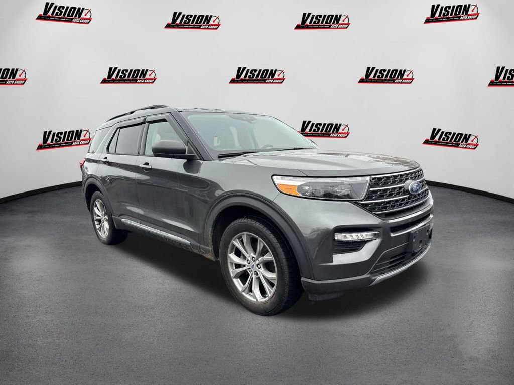Used 2020 Ford Explorer XLT w/ Equipment Group 202A image 3
