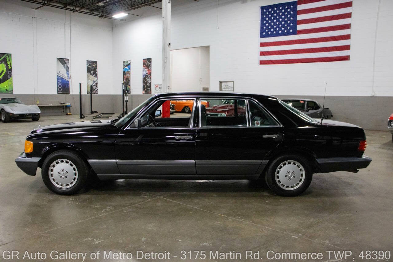 Used 1989 Mercedes-Benz 560 SEL image 3