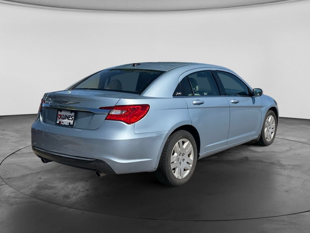 Used 2013 Chrysler 200 LX FWD image 8