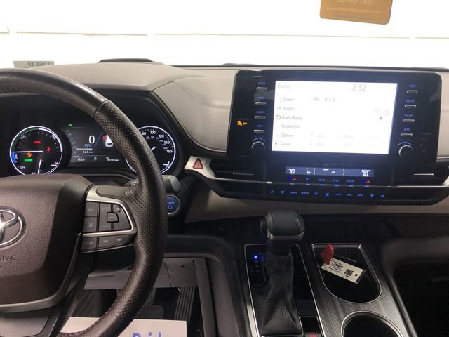 Used 2022 Toyota Sienna Platinum image 19