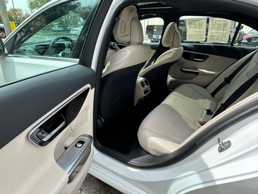 Used 2025 Mercedes-Benz C 300 4MATIC Sedan image 44