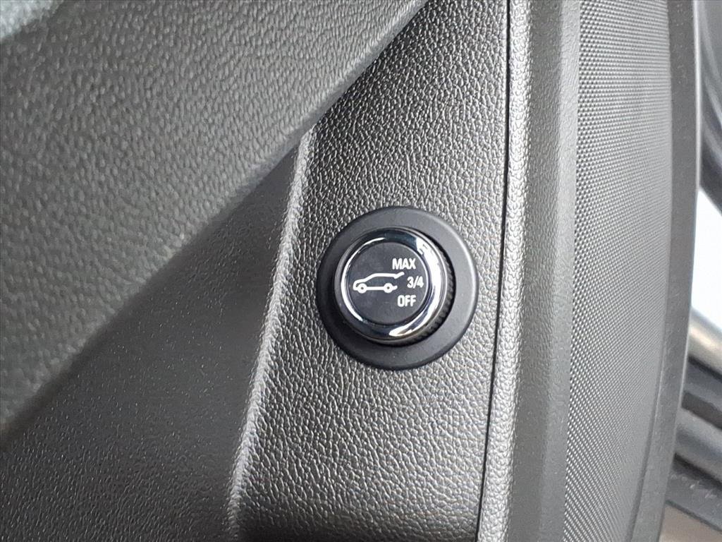 Certified 2023 Chevrolet Traverse LT image 12