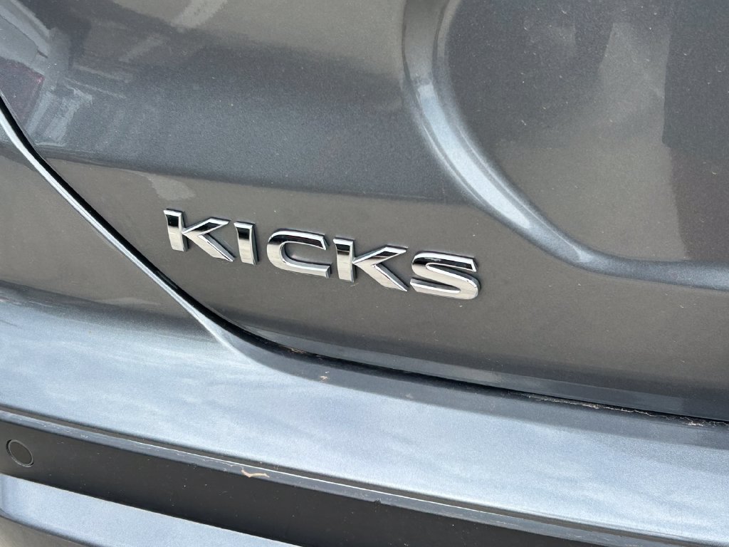 Used 2023 Nissan Kicks SV FWD image 12