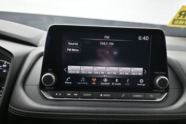 Used 2025 Nissan Rogue SV AWD/4WD image 23
