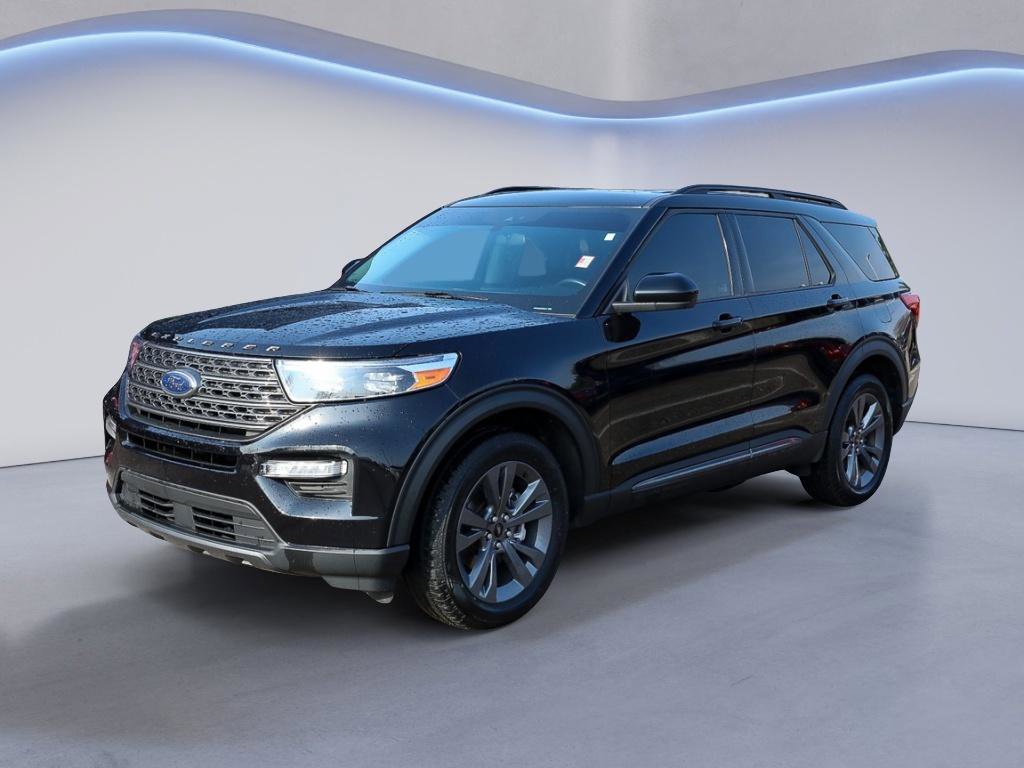 Used 2023 Ford Explorer XLT w/ Equipment Group 202A image 2
