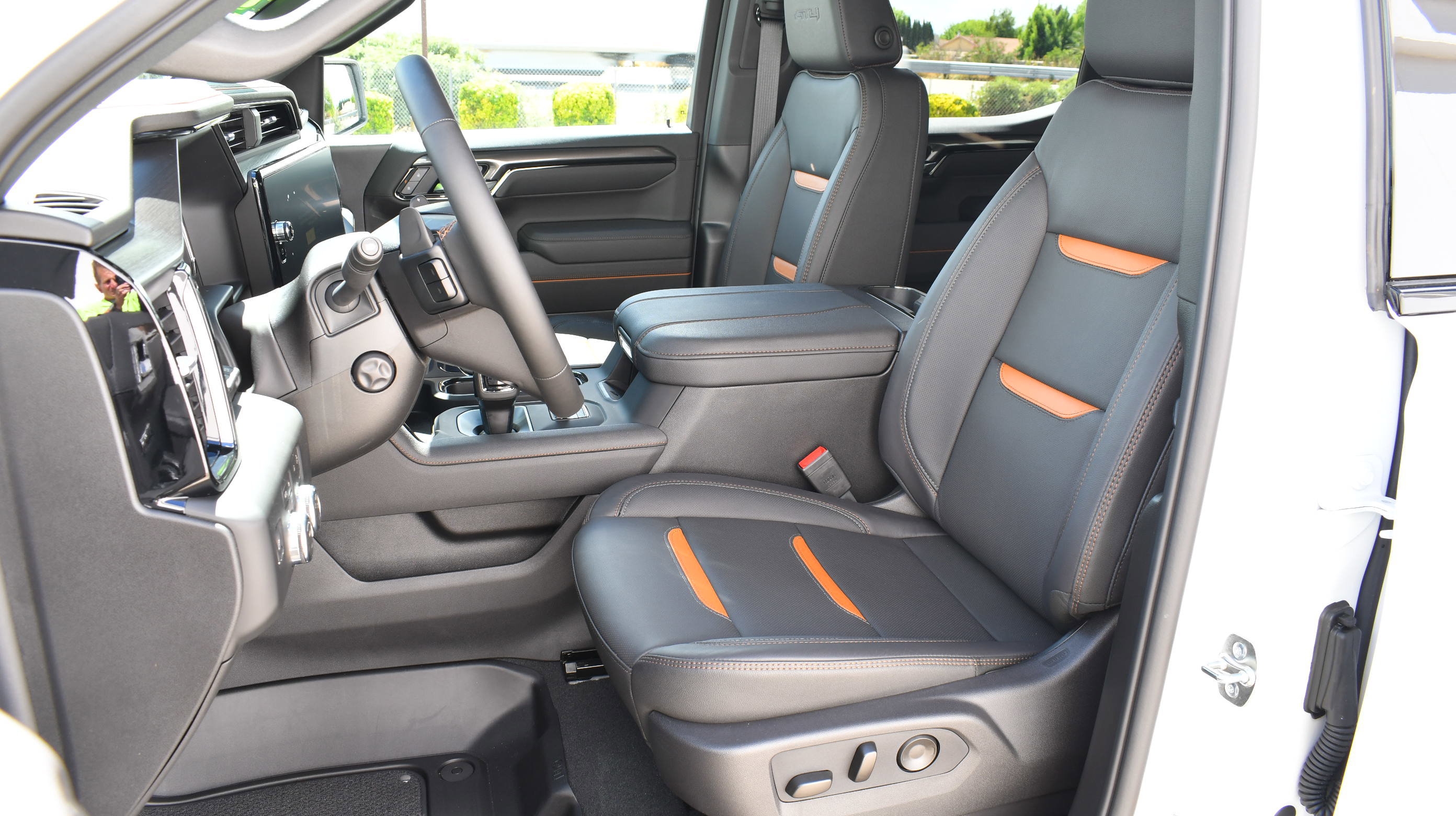 New 2026 GMC Sierra 1500 AT4 w/ AT4 Premium Package image 24