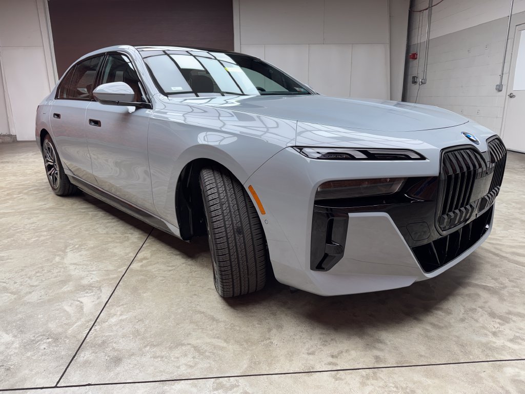 New 2026 BMW 750e xDrive AWD/4WD image 7