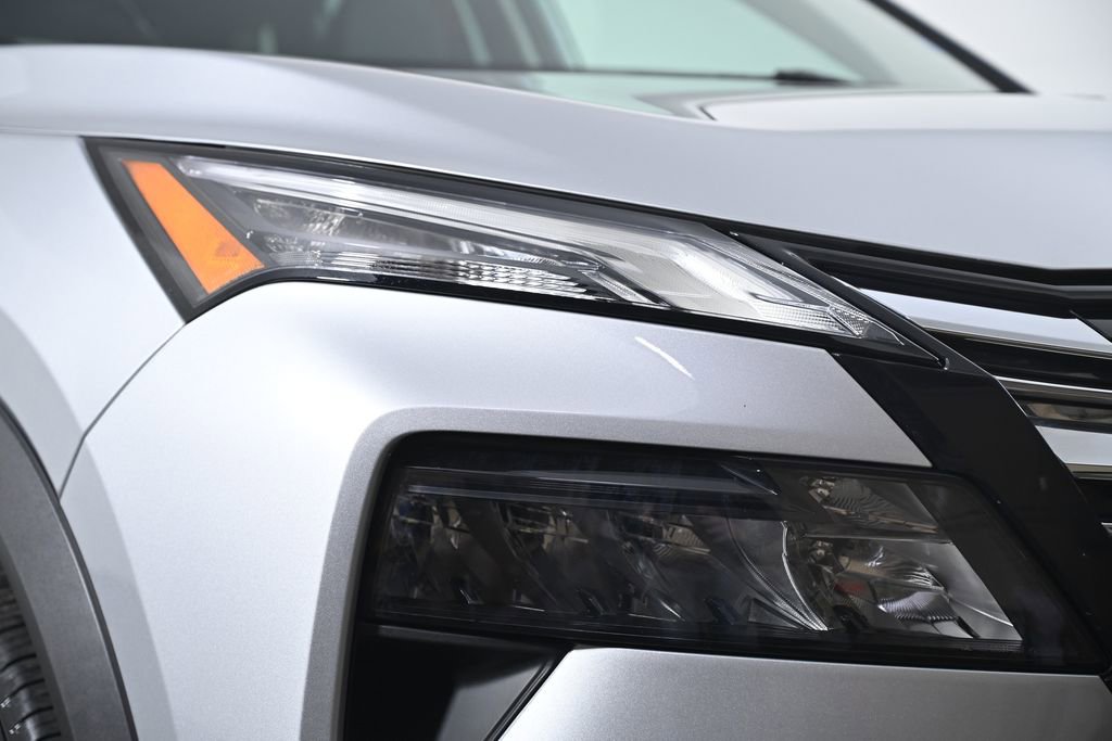 Certified 2024 Nissan Rogue S image 5