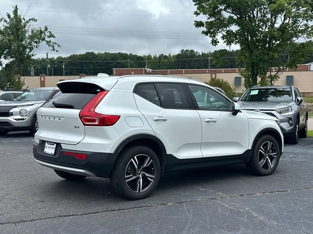 Used 2023 Volvo XC40 B4 Core w/ Convenience Package FWD image 5