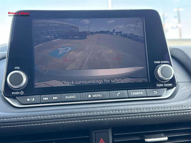 Used 2025 Nissan Rogue SV FWD image 25