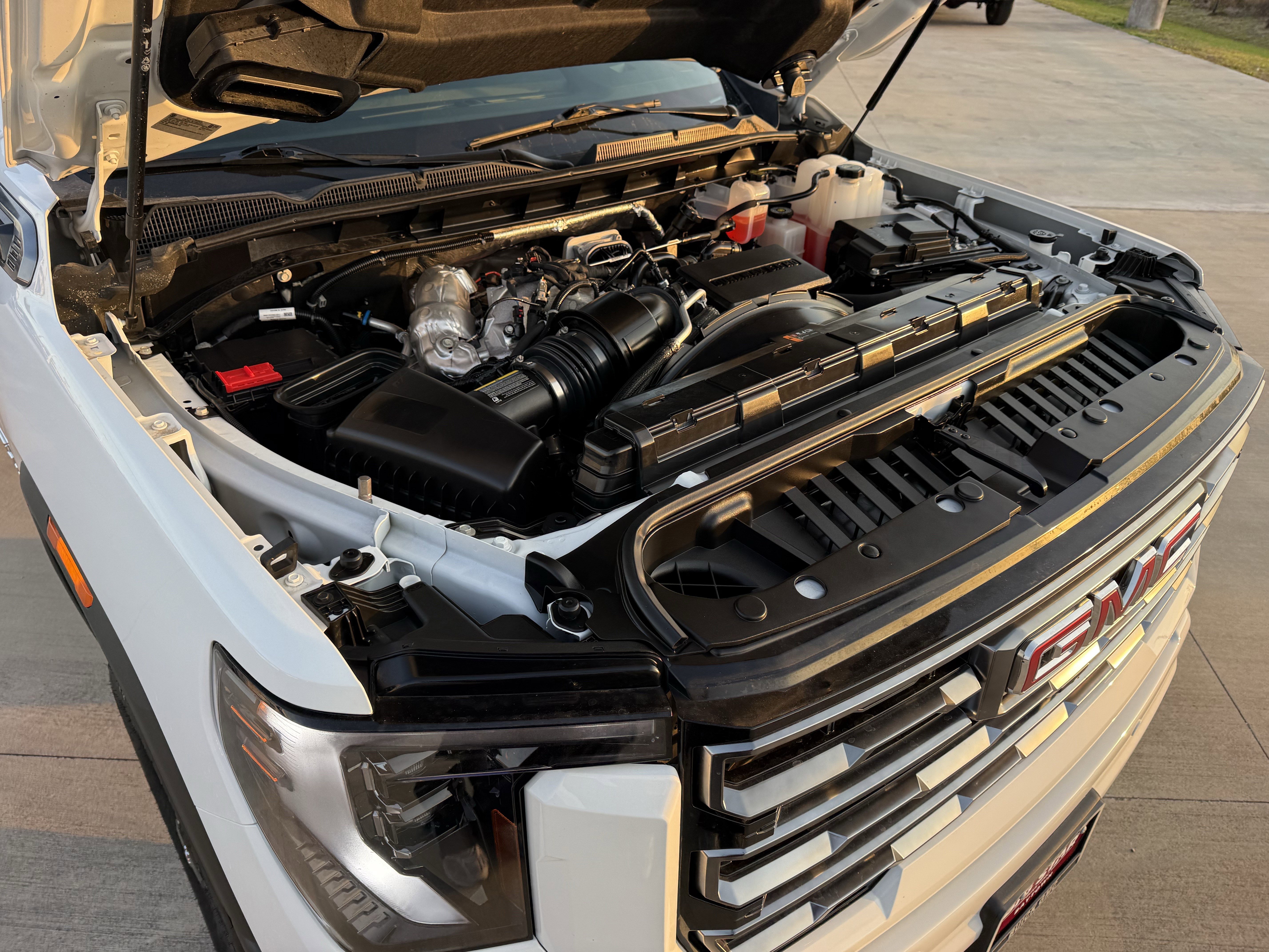 Used 2025 GMC Sierra 2500 AT4 image 31
