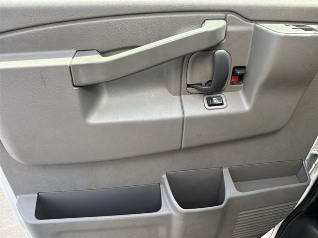 Used 2019 GMC Savana 3500 w/ Power Convenience Package RWD image 18