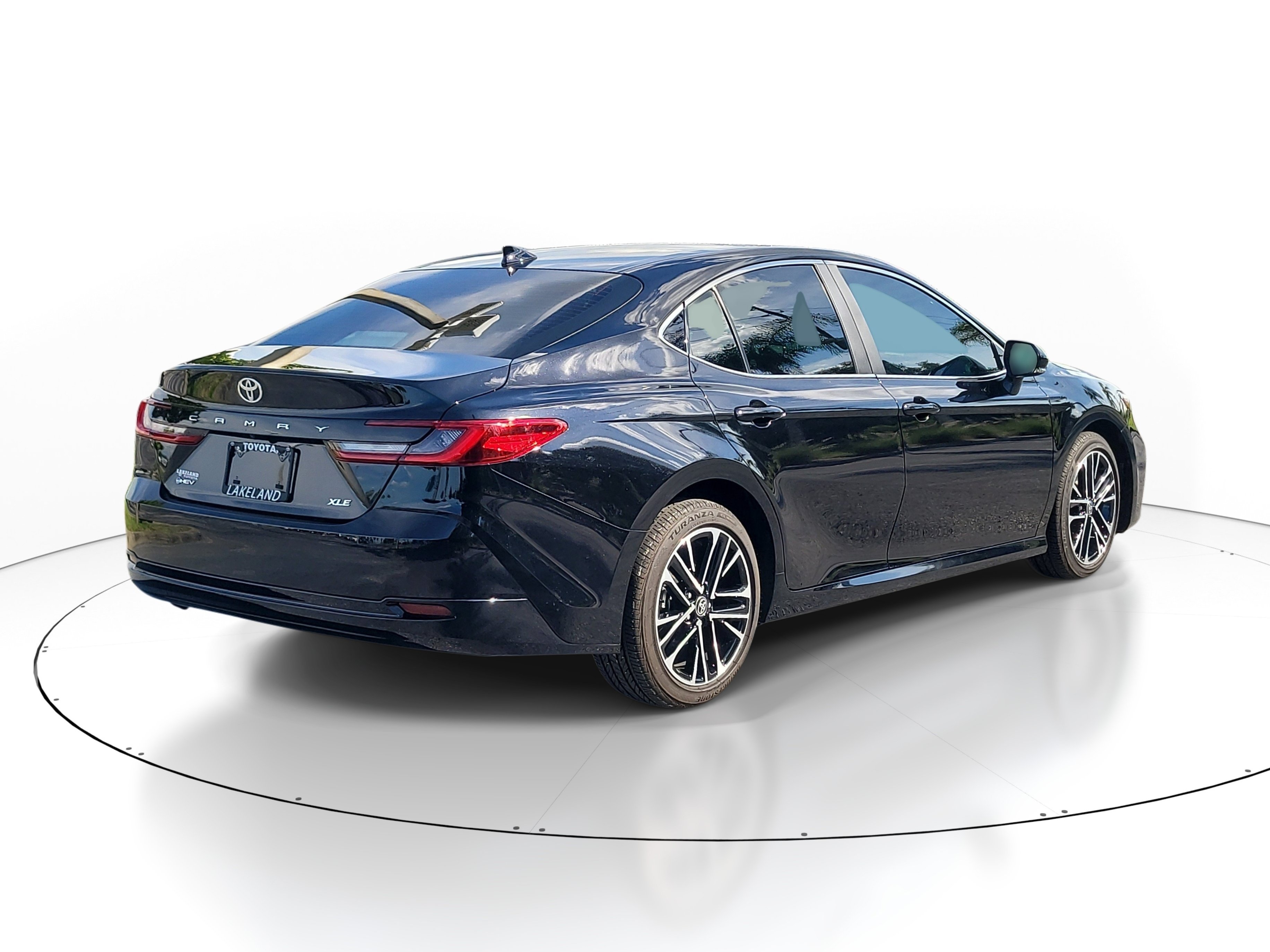 Used 2026 Toyota Camry XLE FWD image 7