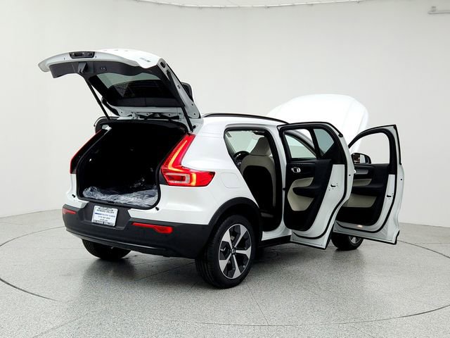 New 2026 Volvo XC40 B5 Plus w/ Protection Package Premier image 11