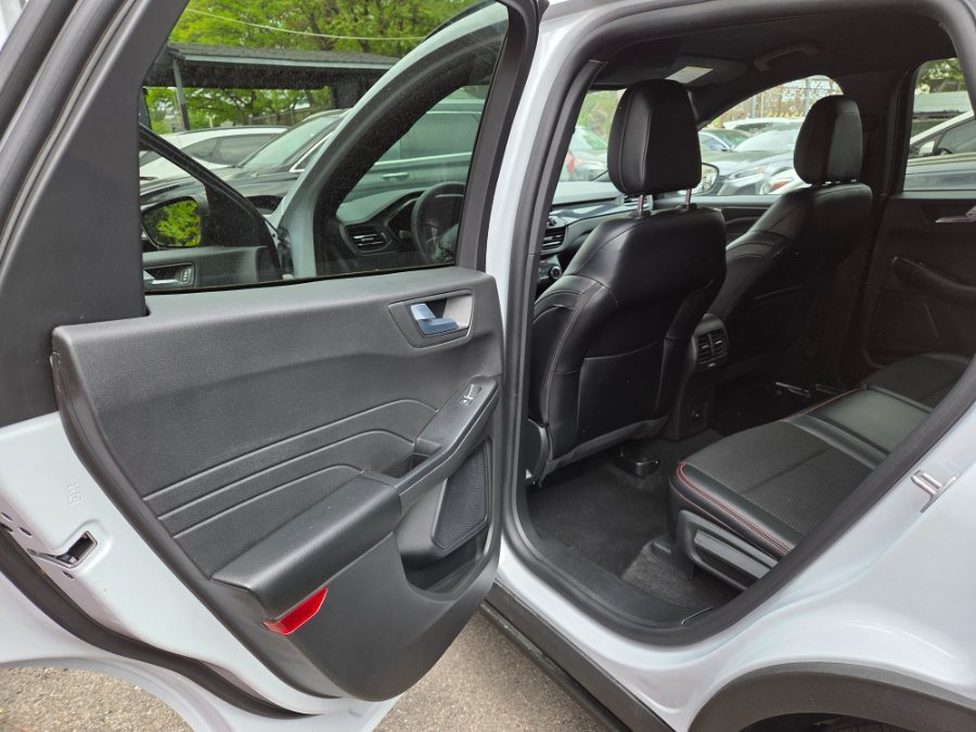 Used 2025 Ford Escape ST-Line FWD image 8