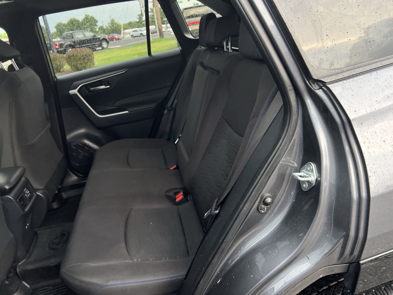Used 2022 Toyota RAV4 SE w/ Convenience Package AWD/4WD image 24