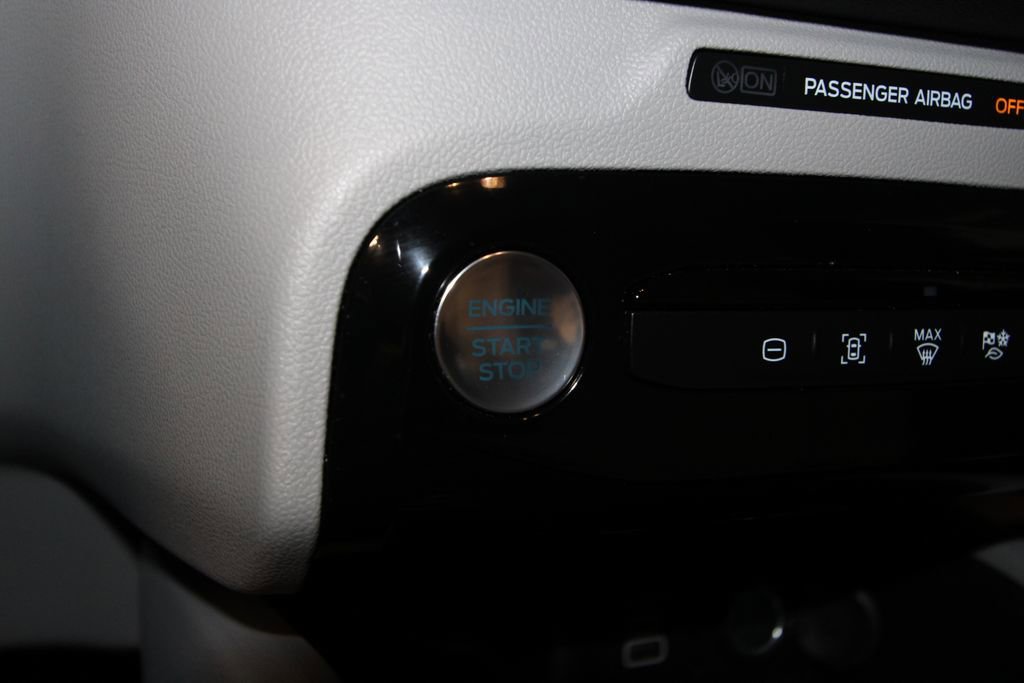 Used 2025 Ford Escape SE FWD image 14