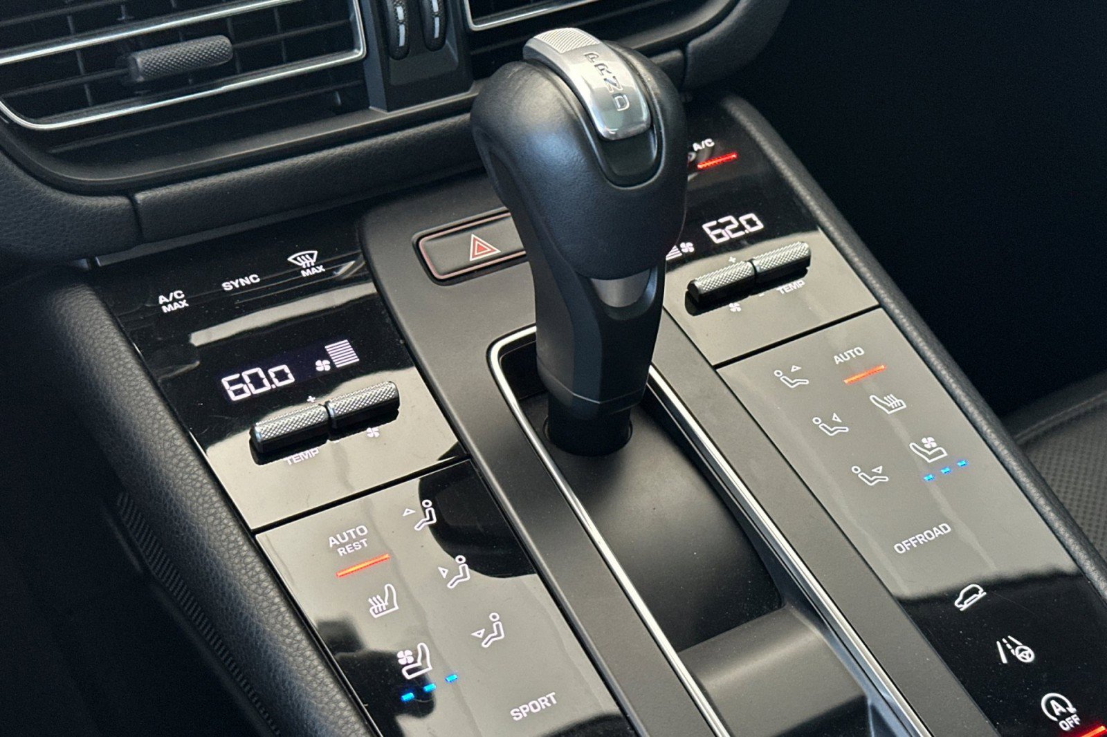 Certified 2024 Porsche Macan image 22