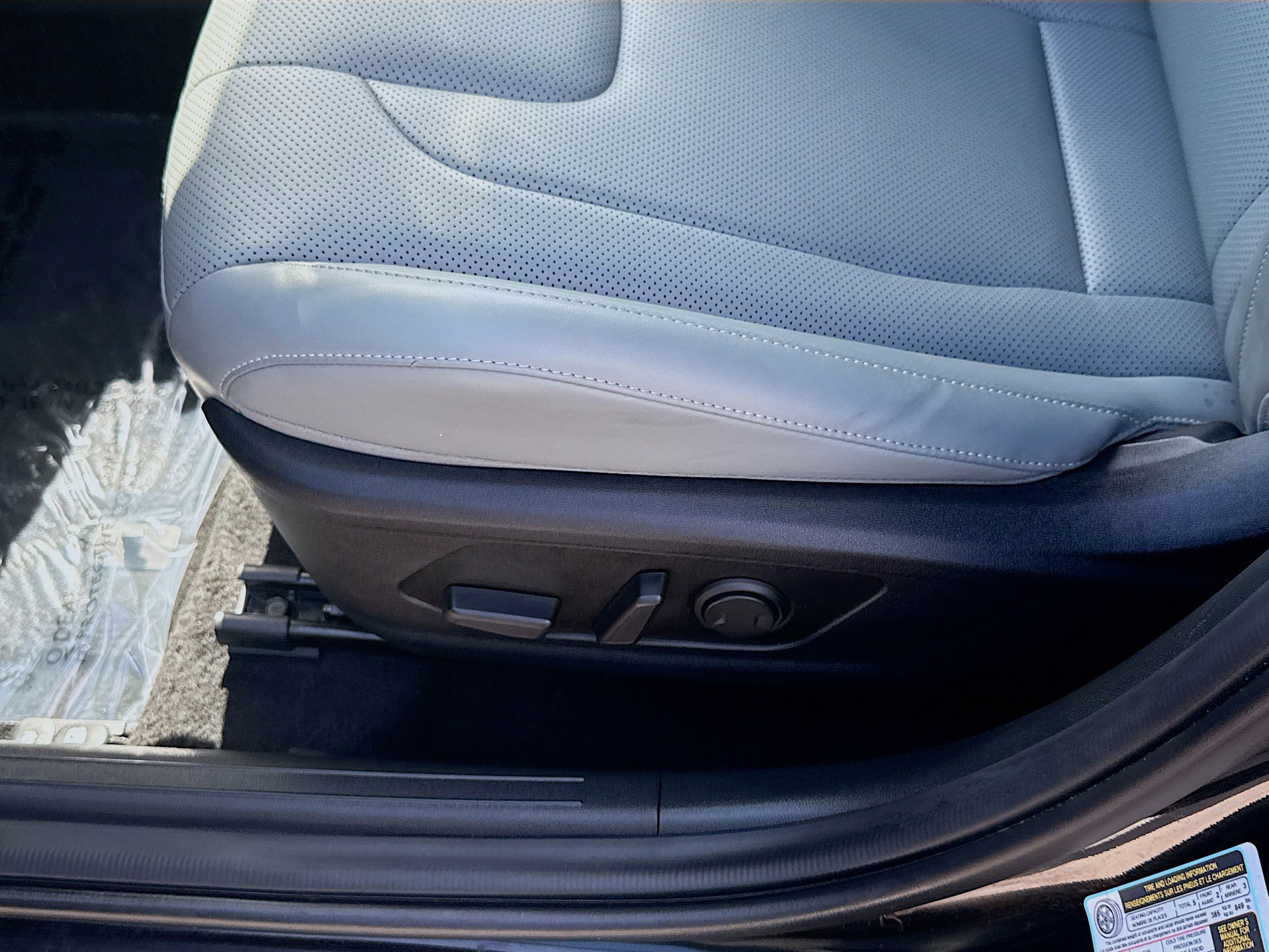 Used 2025 Hyundai Elantra Limited image 18