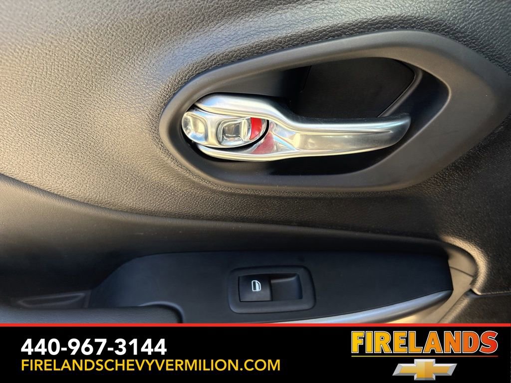 Used 2022 Jeep Cherokee Limited w/ Mopar Interior Package image 42