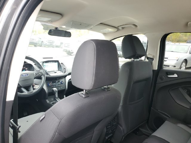 Used 2017 Ford Escape SE w/ Equipment Group 201A AWD/4WD image 9