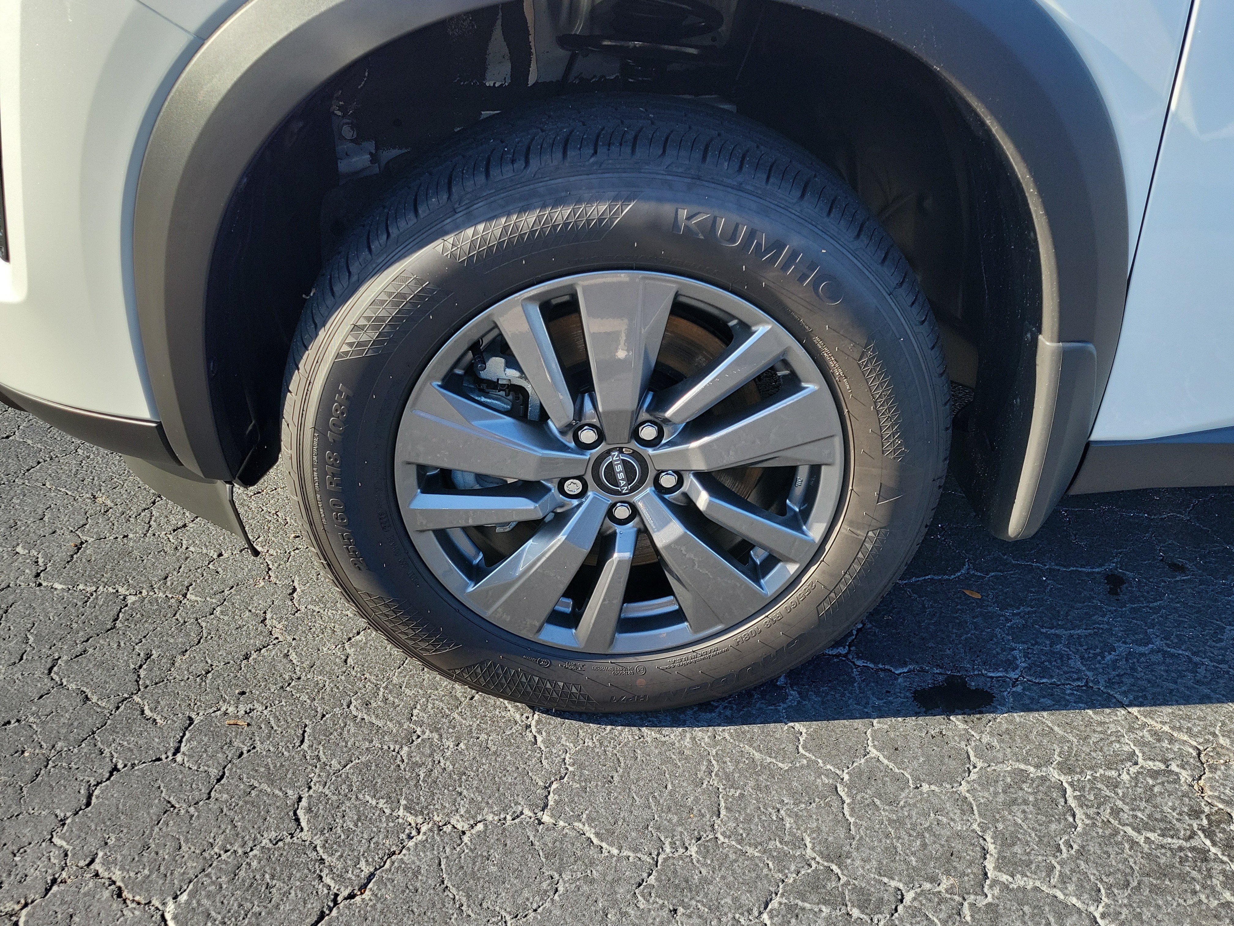 Certified 2026 Nissan Pathfinder SV FWD image 4