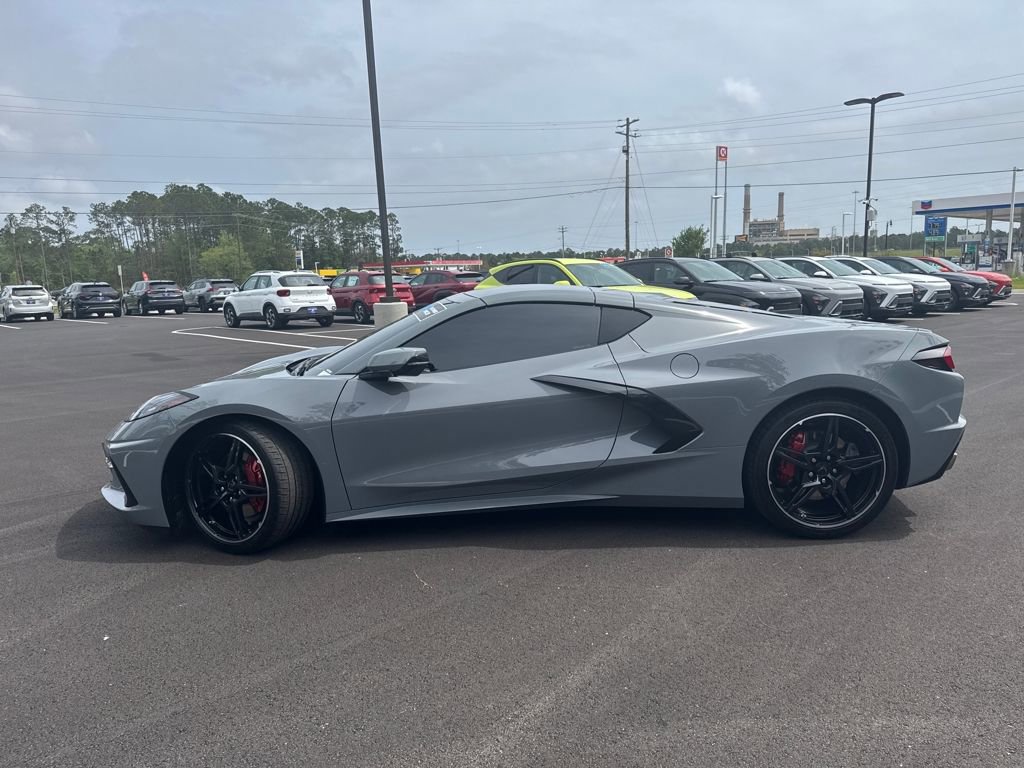 Used 2024 Chevrolet Corvette Stingray Preferred Cpe image 2