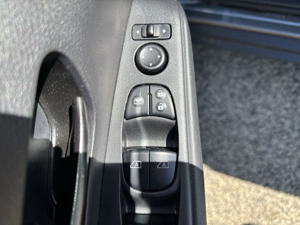 Used 2023 Nissan Kicks S image 12