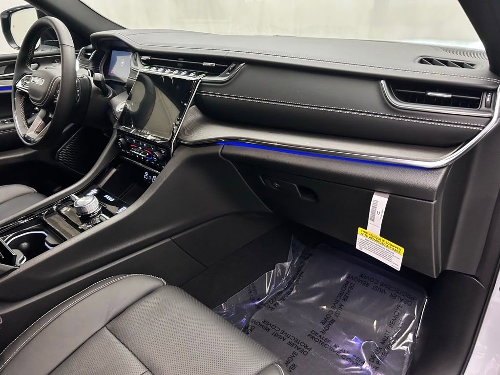 New 2025 Jeep Grand Cherokee Overland w/ Adv Protech Group III image 18